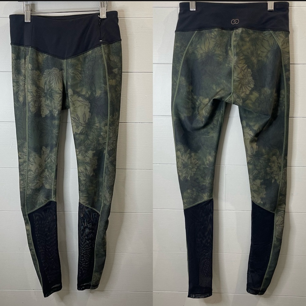Calia by Carrie Underwood | Gorgeous Leggings With Mesh Size Small